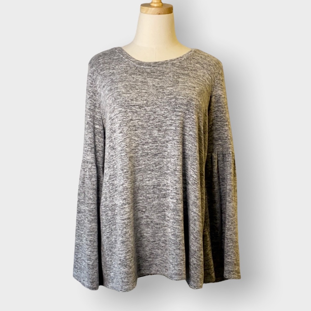 CHELSEA & THEODORE Gray Bell Sleeve Lightweight Sweater Top